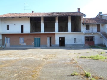 cerca SALUGGIA CASA SEMI INDIPENDENTE VENDITA