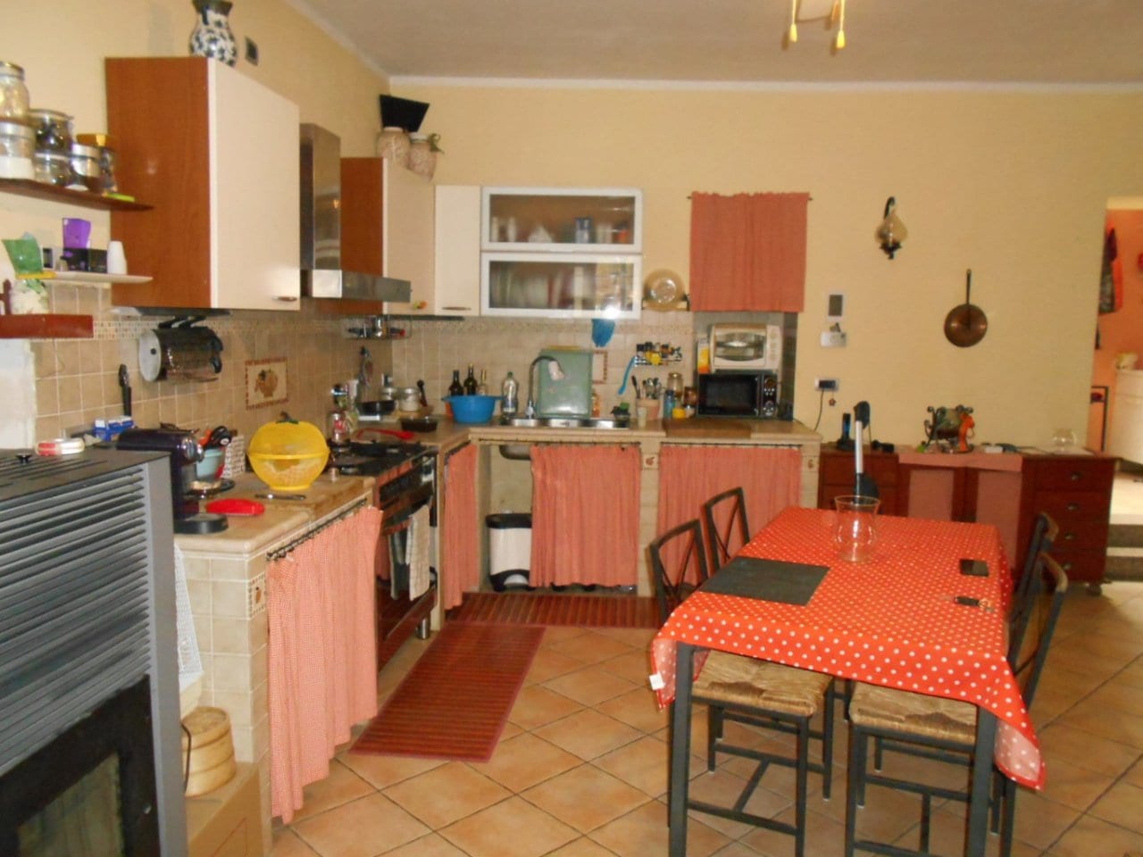 VILLA A SCHIERA in VENDITA a MAGLIONE