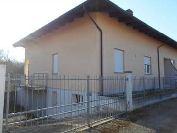 cerca MONCRIVELLO VILLA A SCHIERA VENDITA