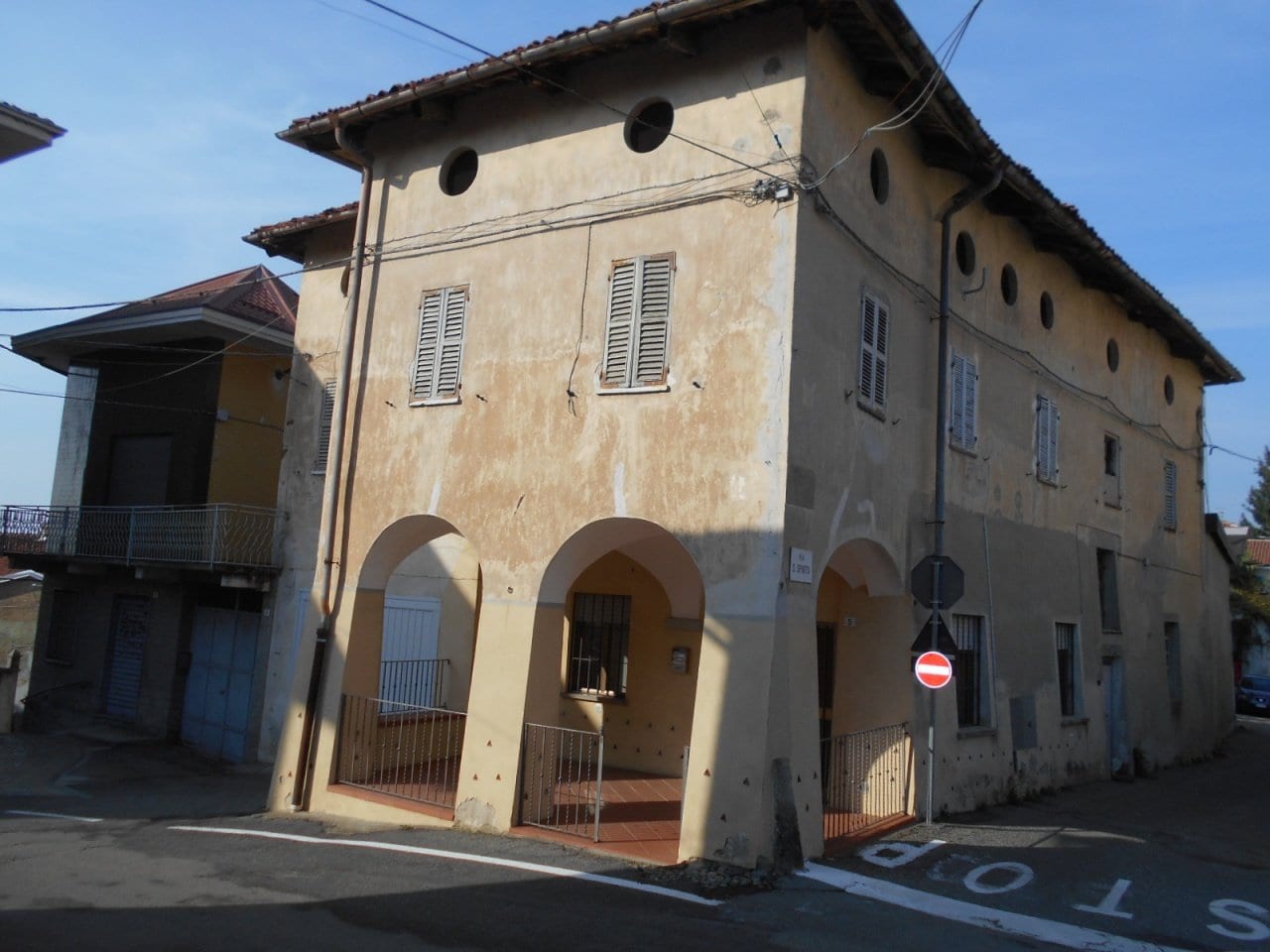 PALAZZO in VENDITA a MONCRIVELLO