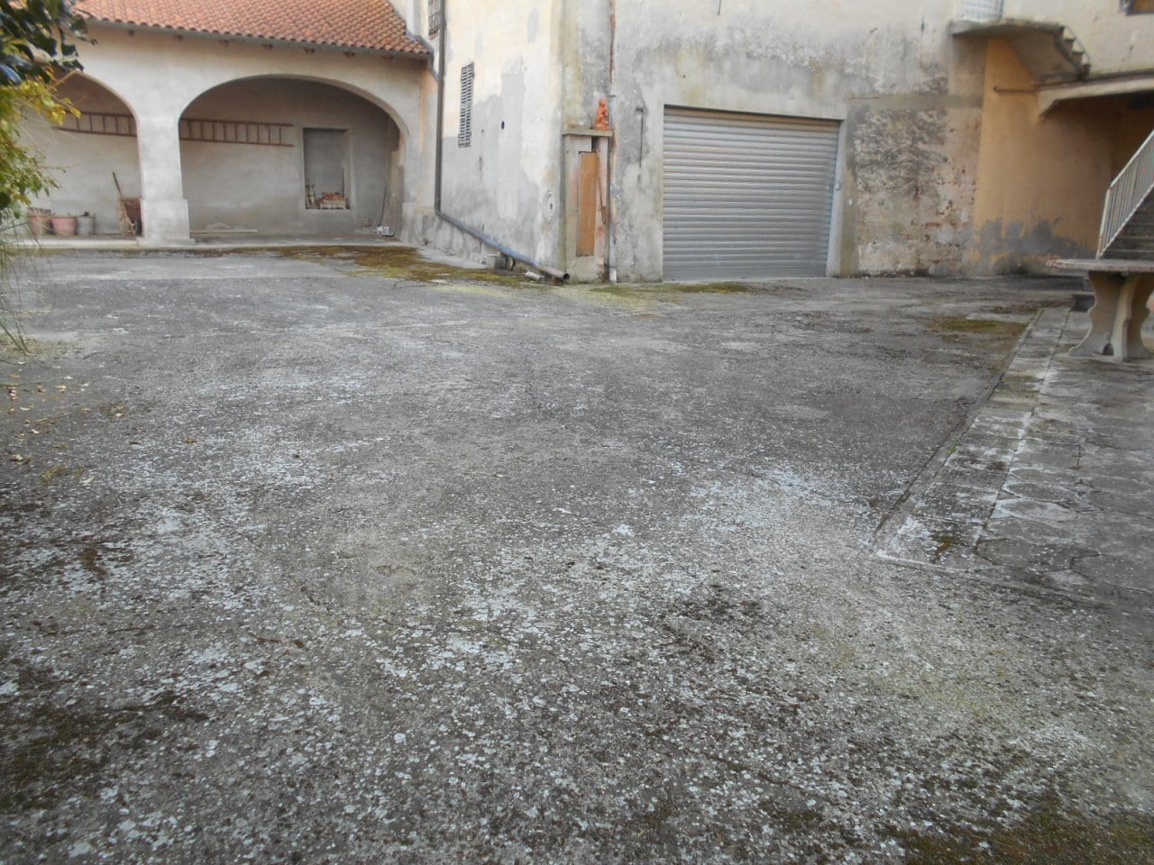 PALAZZO in VENDITA a MONCRIVELLO