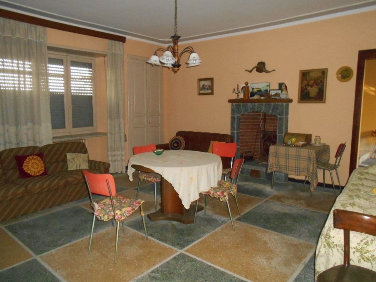 PALAZZO in VENDITA a MONCRIVELLO