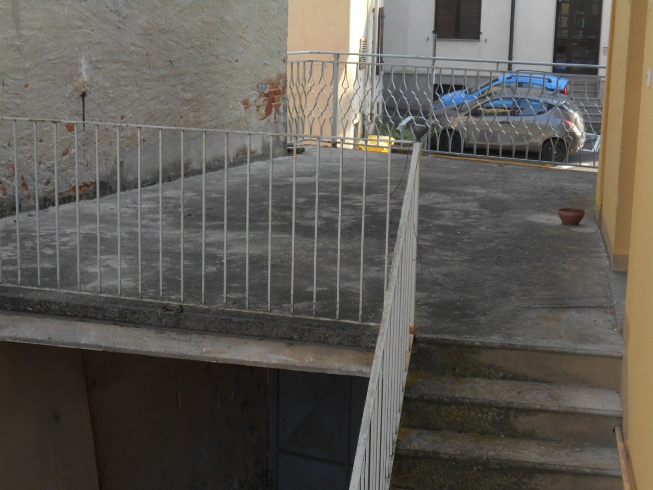 PALAZZO in VENDITA a MONCRIVELLO