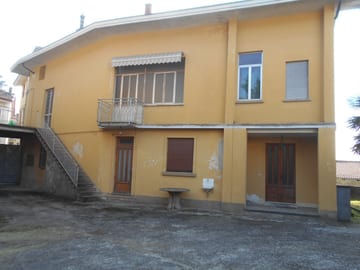 cerca MONCRIVELLO PALAZZO VENDITA