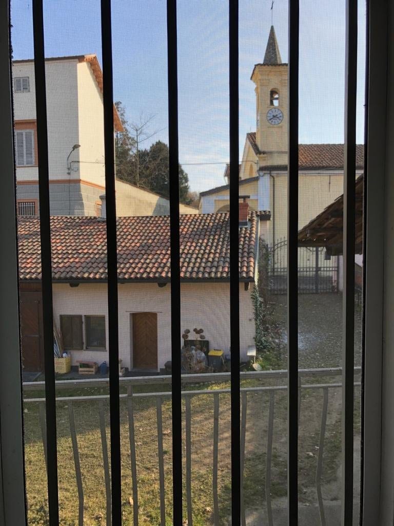 CASA SEMI INDIPENDENTE in VENDITA a MONCRIVELLO CASA SEMI INDIPENDENTE in VENDITA a MONCRIVELLO