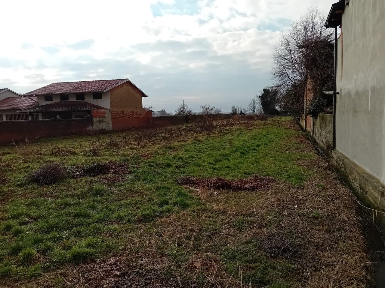 AREA EDIFICABILE in VENDITA a CIGLIANO AREA EDIFICABILE in VENDITA a CIGLIANO