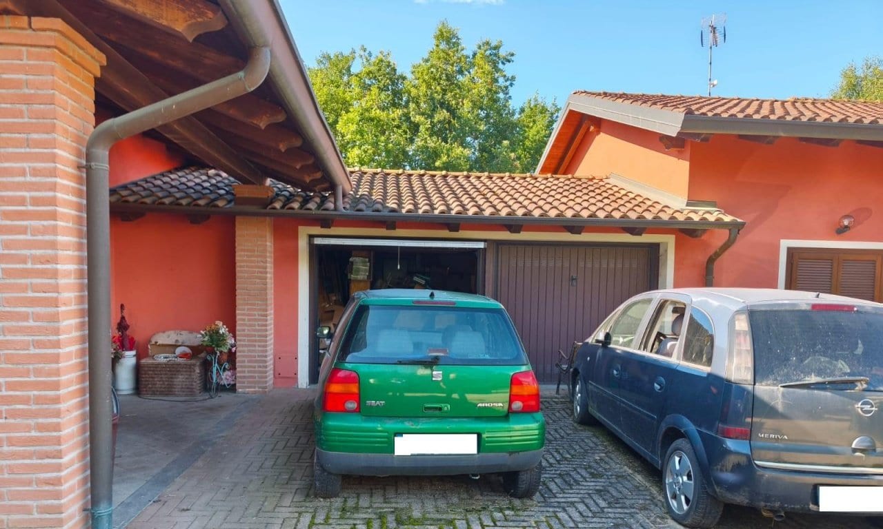 VILLA A SCHIERA in VENDITA a ROPPOLO