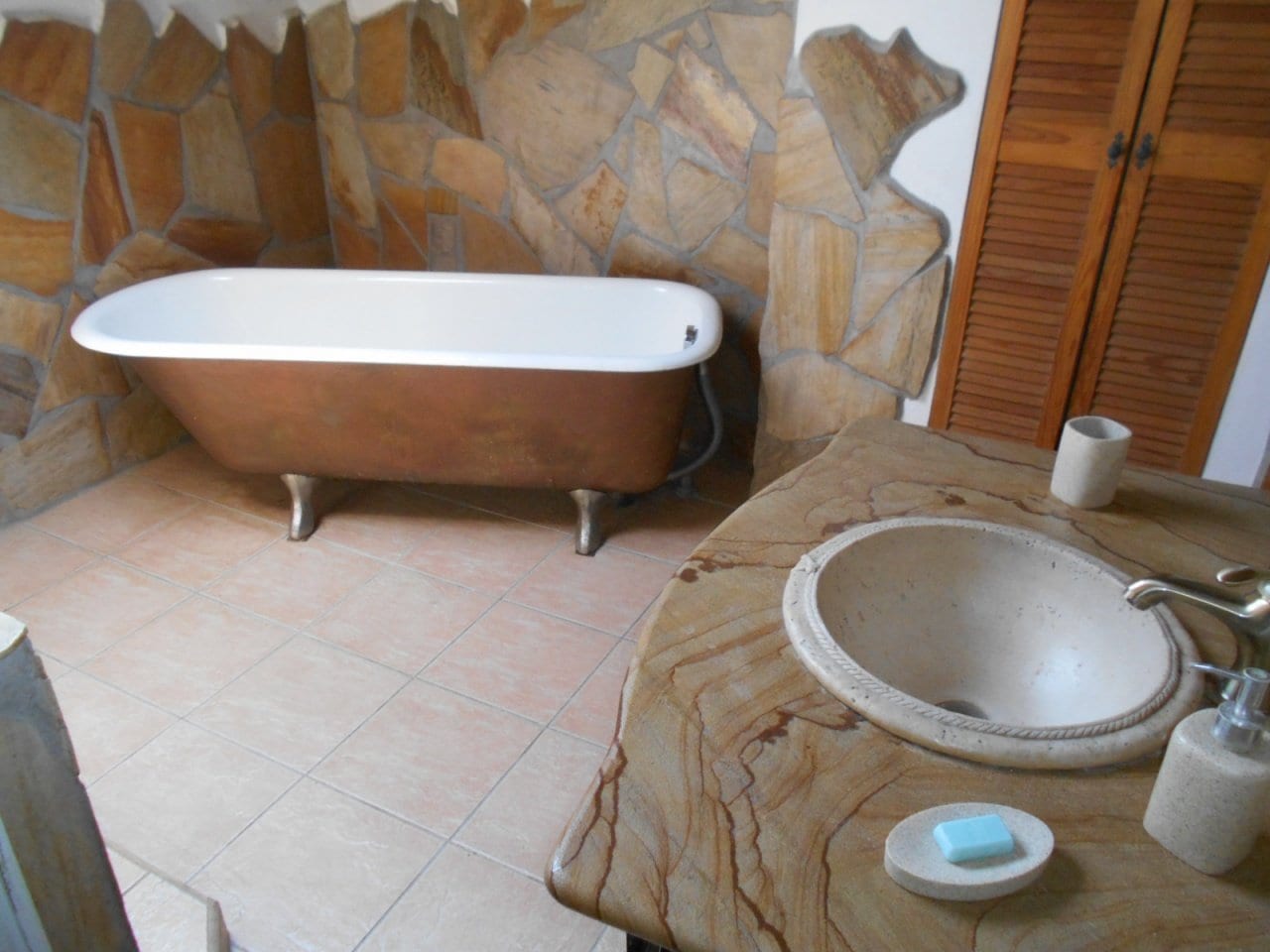 CASA INDIPENDENTE in VENDITA a BIANZÈ