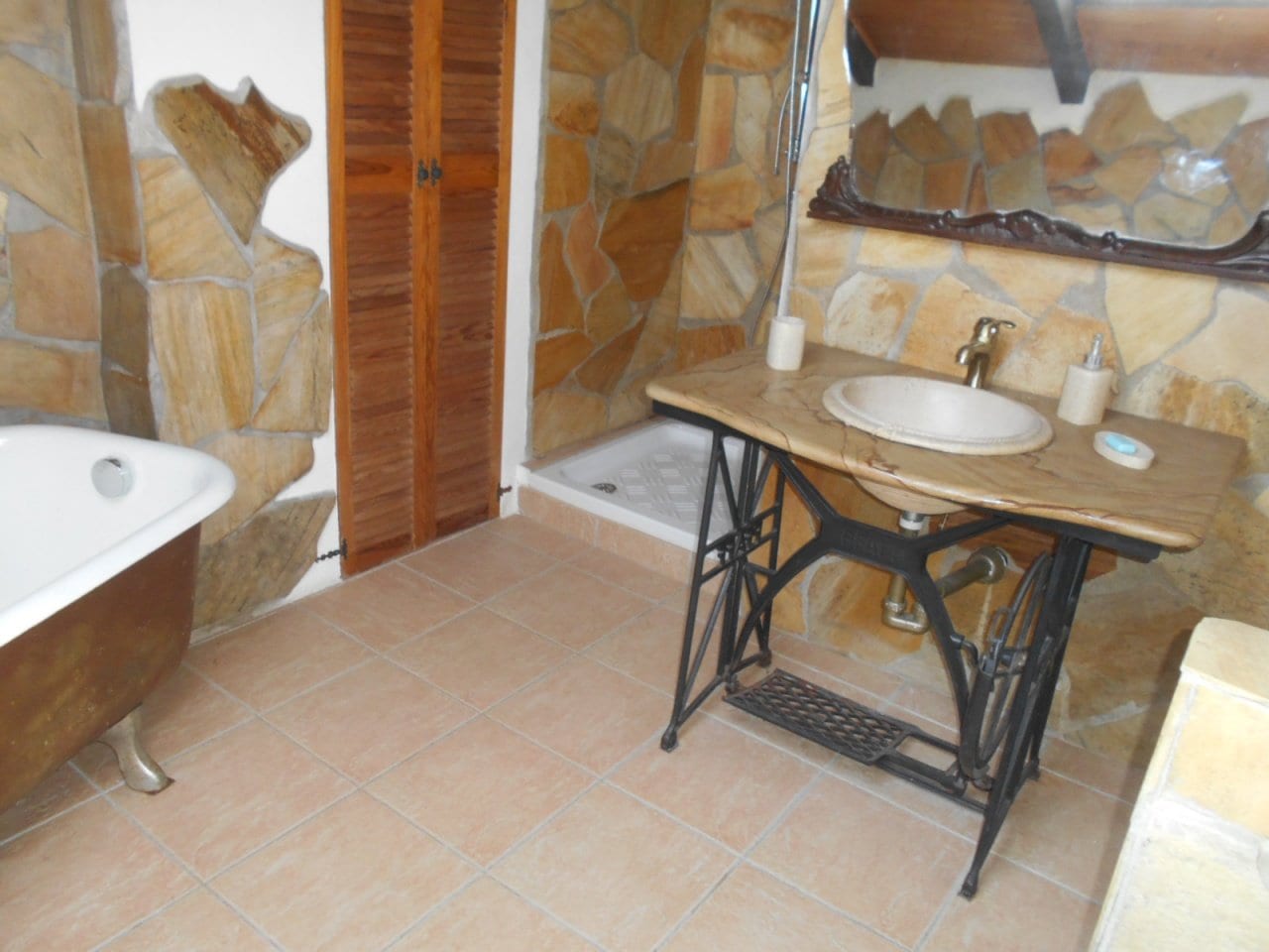 CASA INDIPENDENTE in VENDITA a BIANZÈ